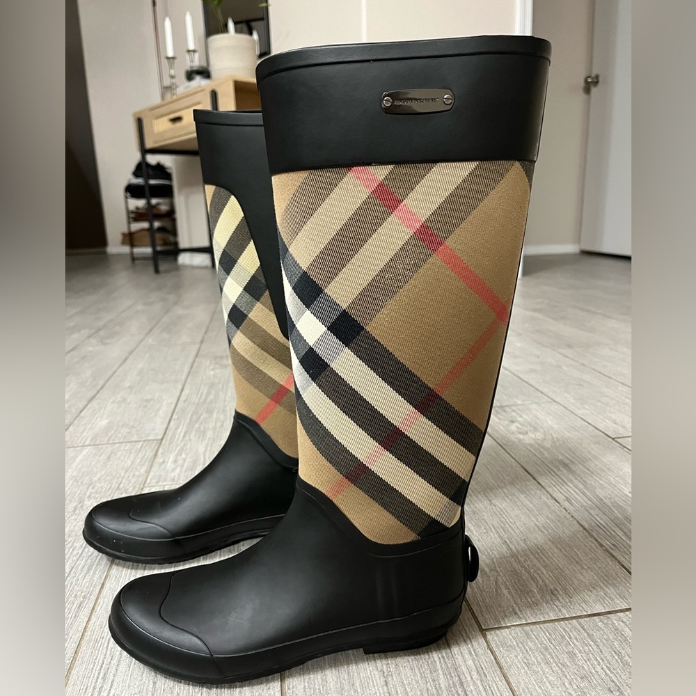 Burberry Womens boots - Picture 3 of 8